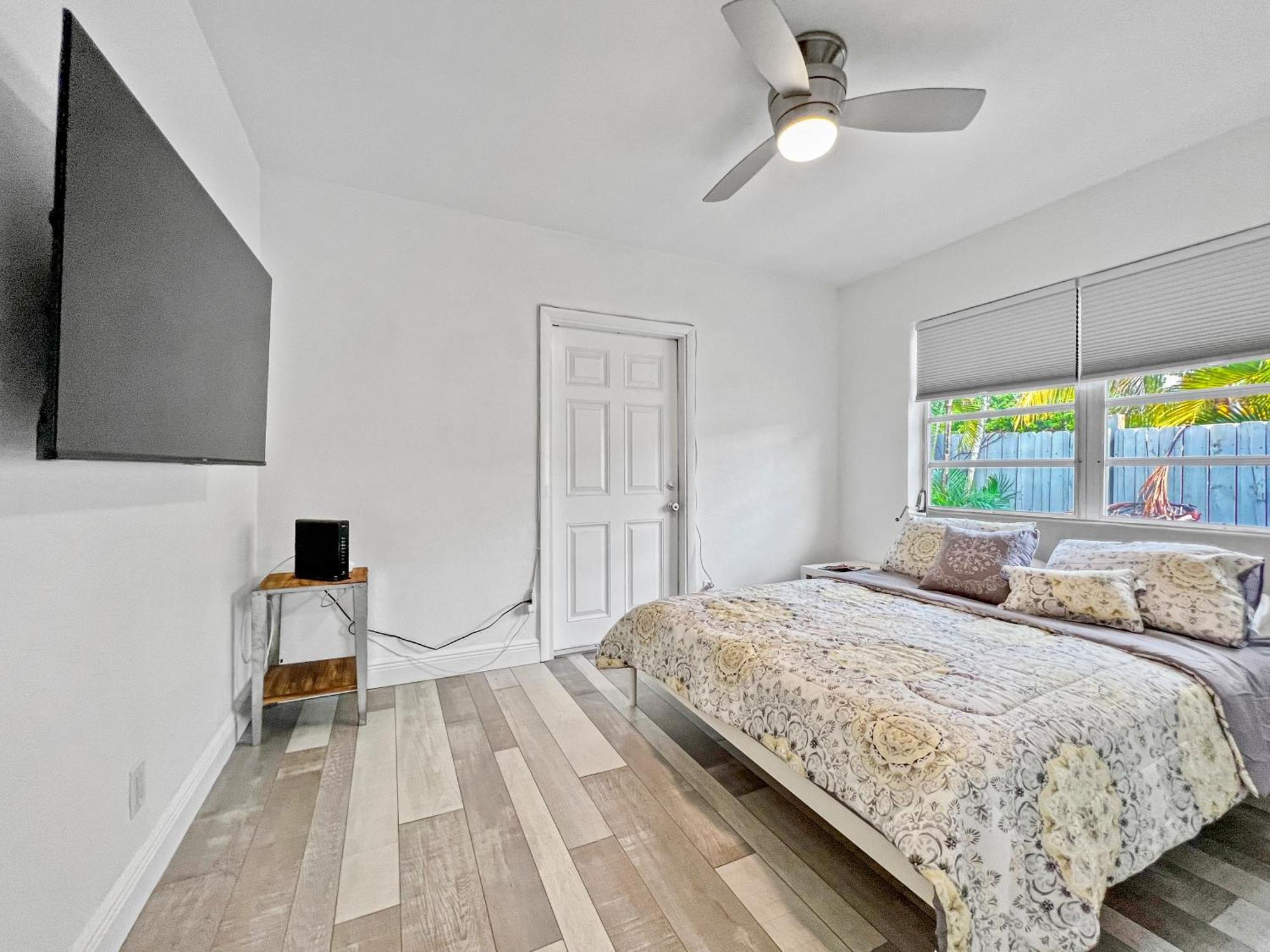 Stylish & Cozy Escape Near The Beach- Free Parking, Backyard, Private, Bbq Pompano Beach Esterno foto